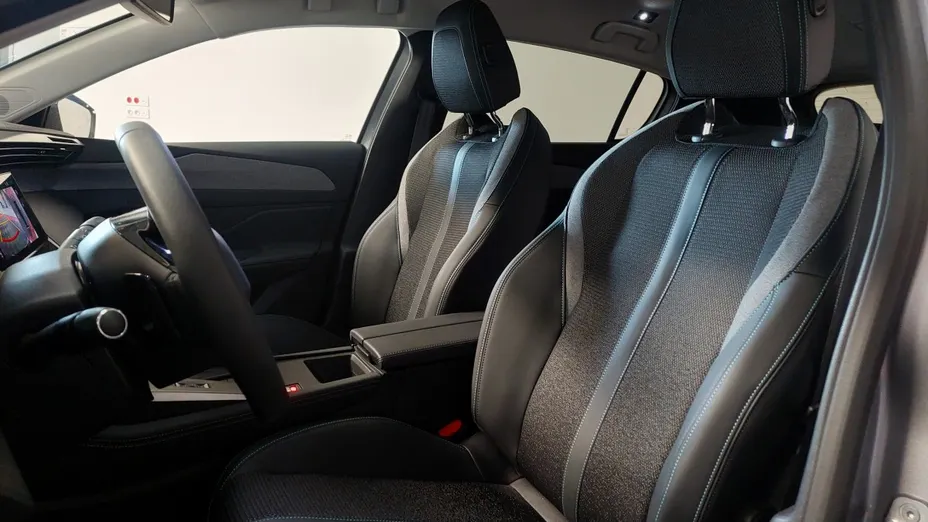 PEUGEOT 308 -