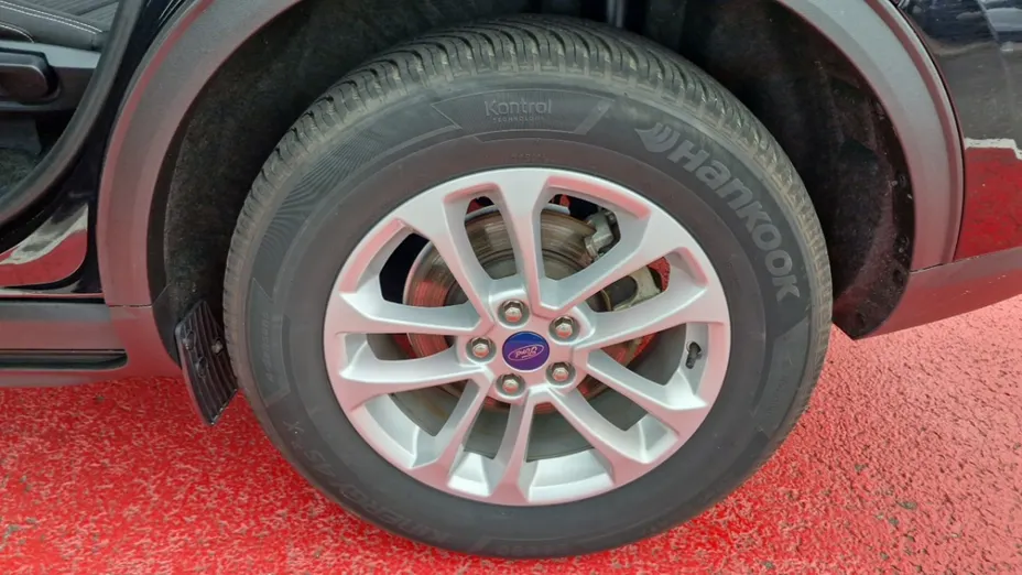 FORD Kuga -