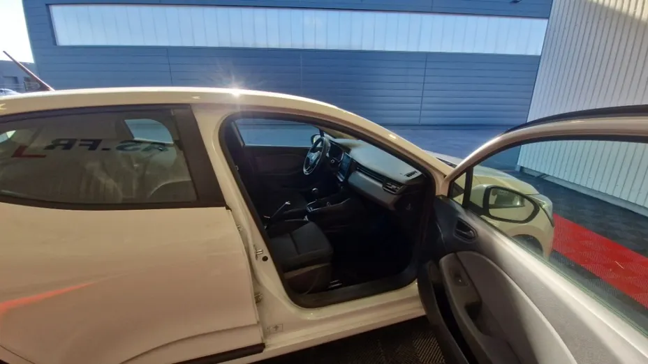 RENAULT Clio -
