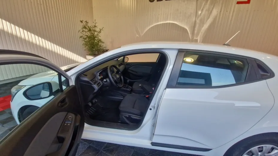 RENAULT Clio -