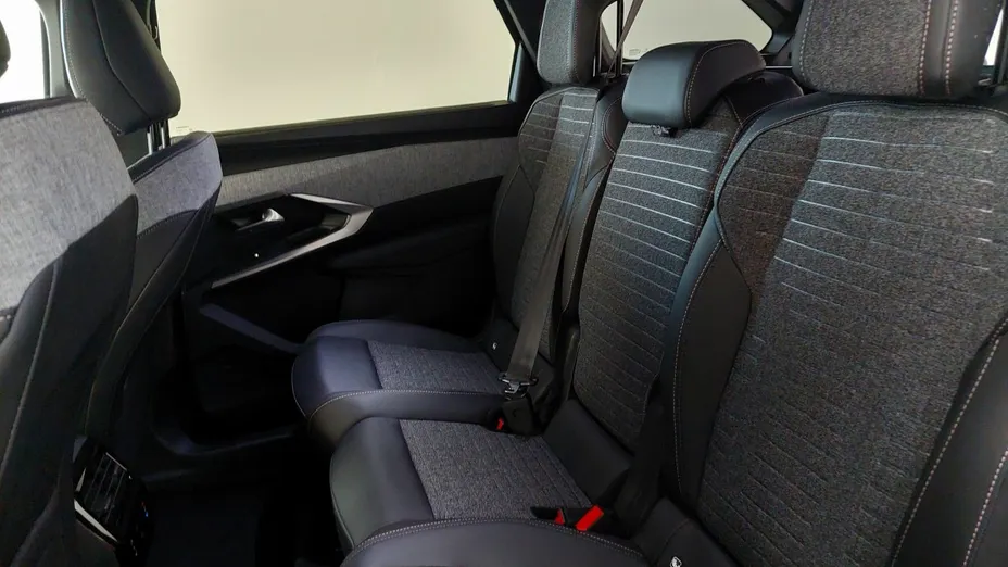 PEUGEOT 5008 -
