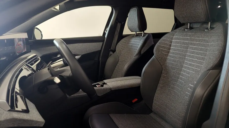 PEUGEOT 5008 -