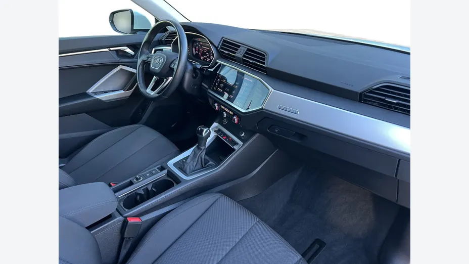 AUDI Q3 -