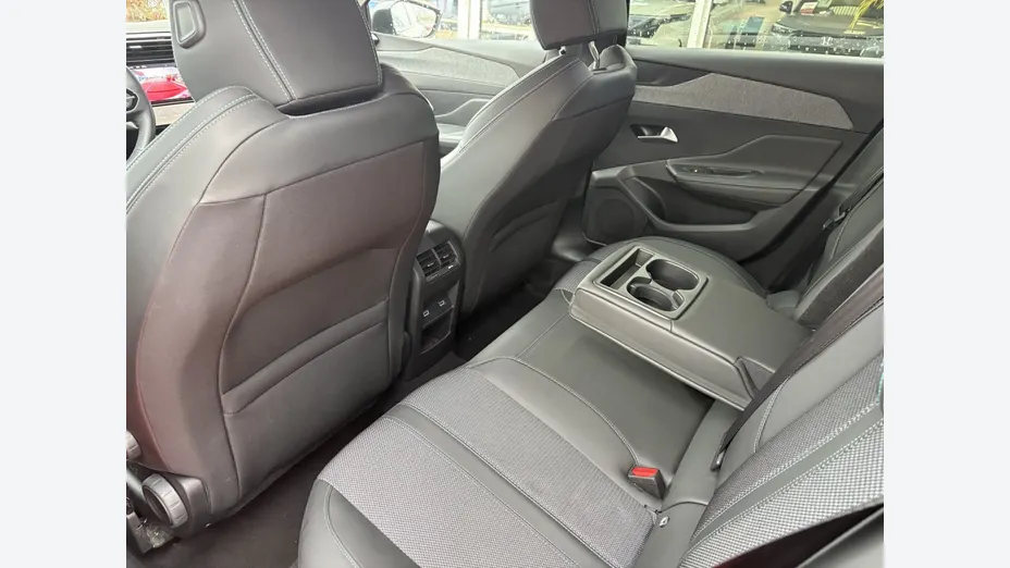 PEUGEOT 308 -