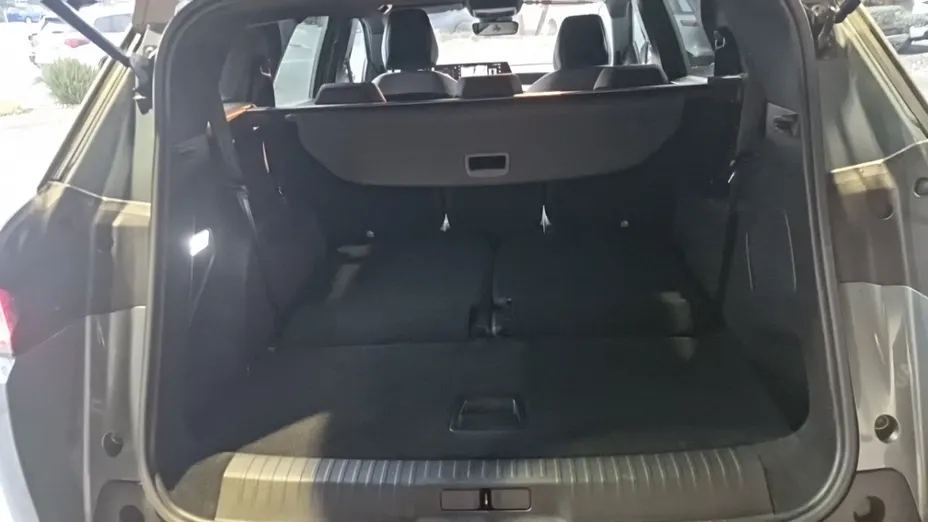 PEUGEOT 5008 -