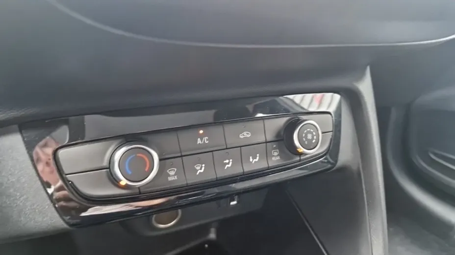 OPEL Corsa -