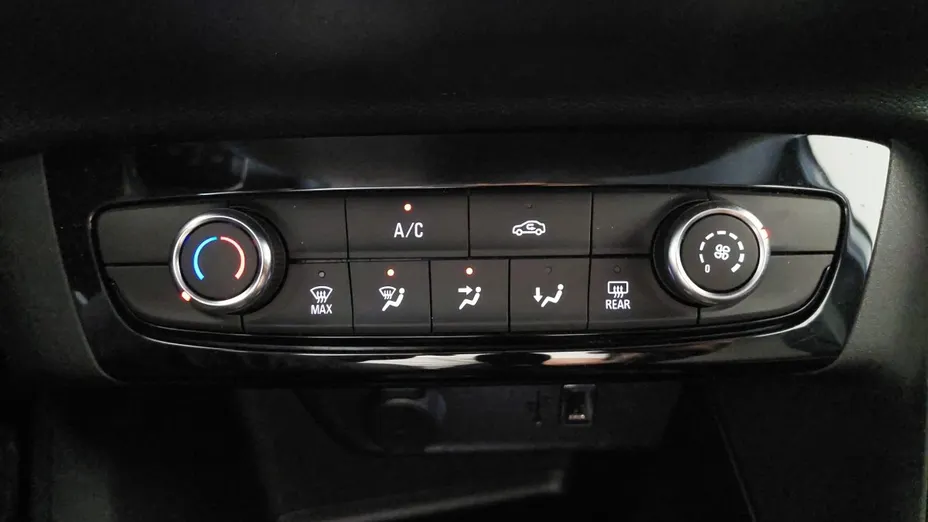 OPEL Corsa -