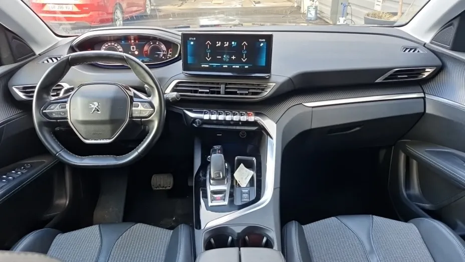 PEUGEOT 3008 -