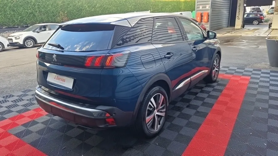 PEUGEOT 3008 -