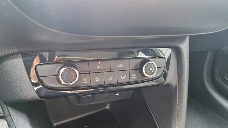 OPEL Corsa -