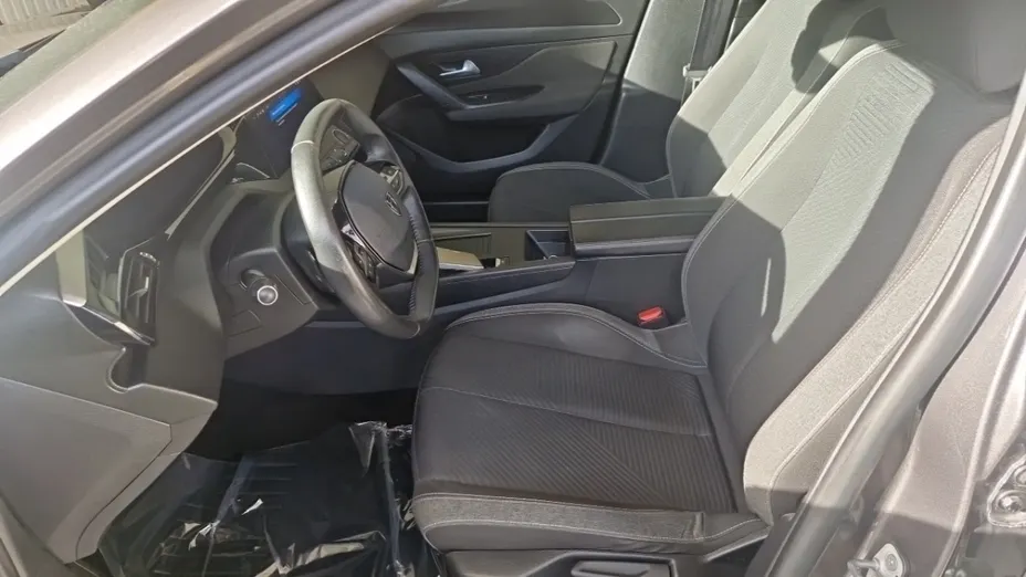 PEUGEOT 308 -