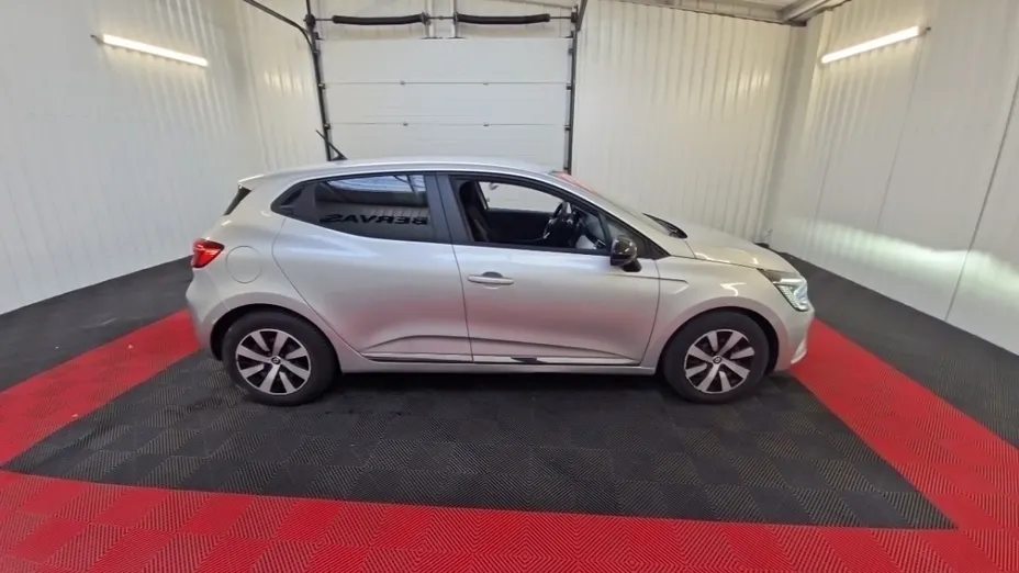 RENAULT Clio -
