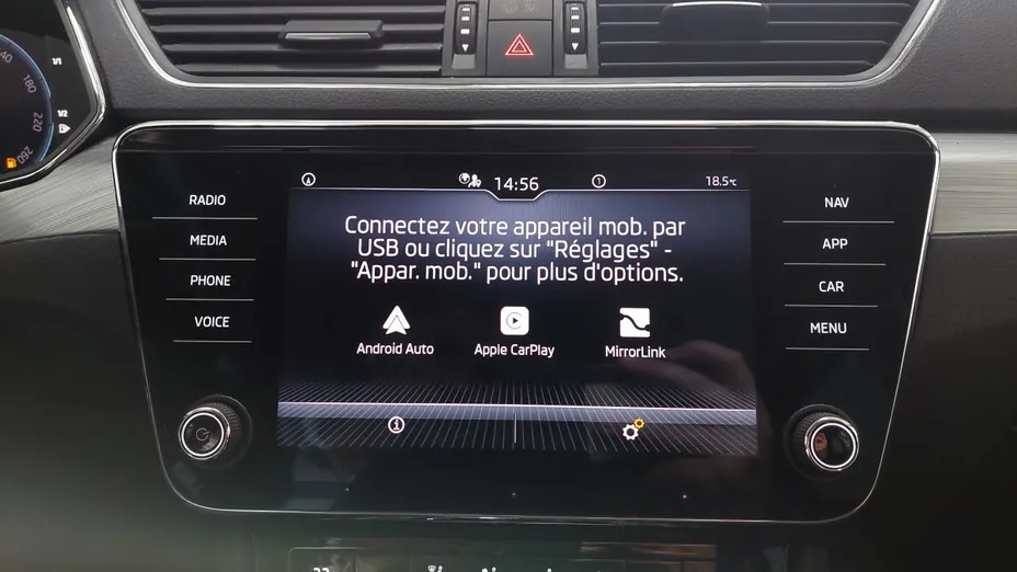 SKODA Superb -