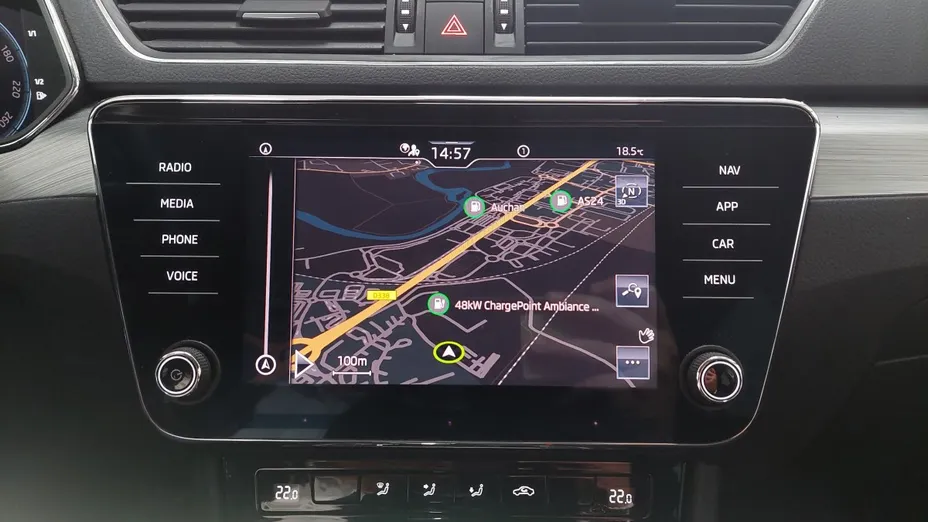 SKODA Superb -
