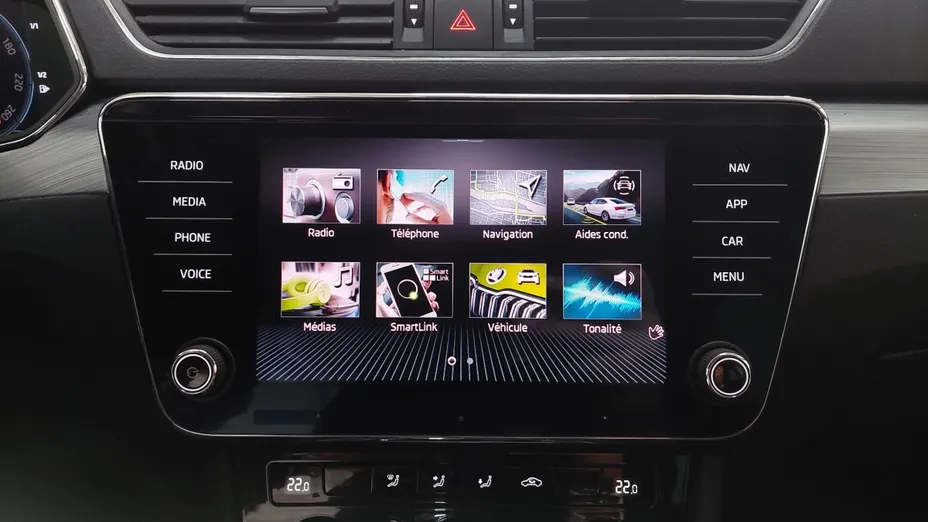 SKODA Superb -