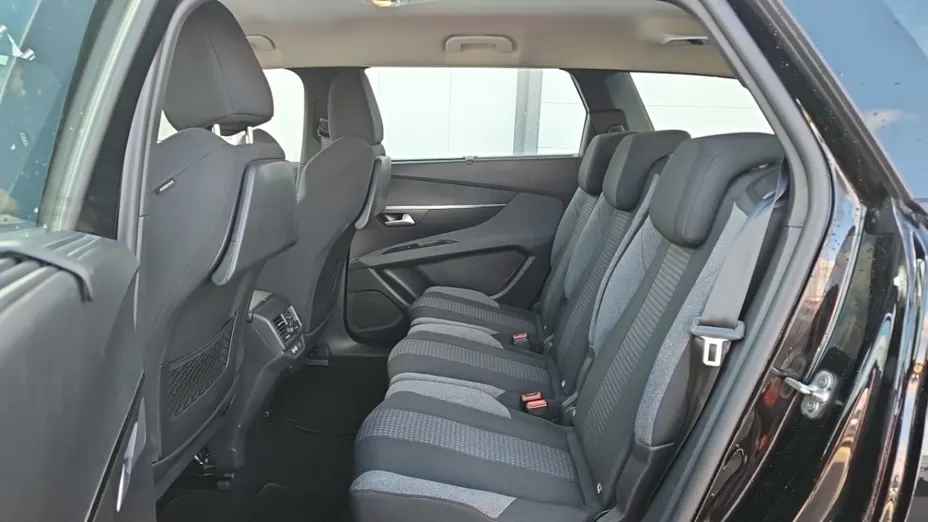 PEUGEOT 5008 -