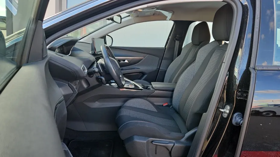 PEUGEOT 5008 -