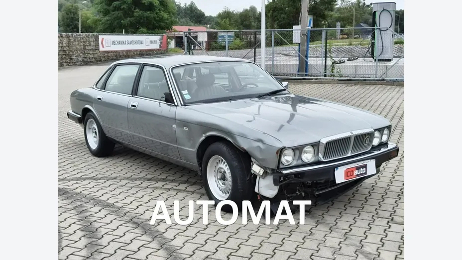 JAGUAR XJ -