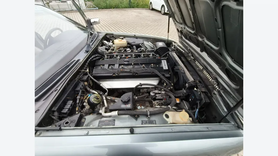 JAGUAR XJ -
