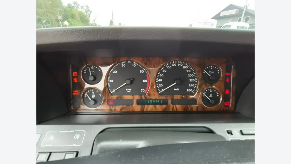 JAGUAR XJ -