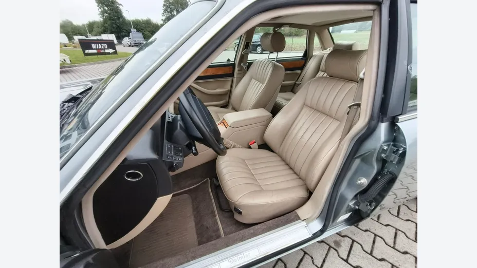 JAGUAR XJ -