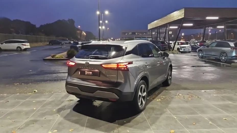NISSAN Qashqai -