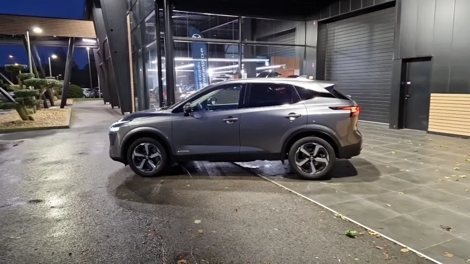 NISSAN Qashqai -