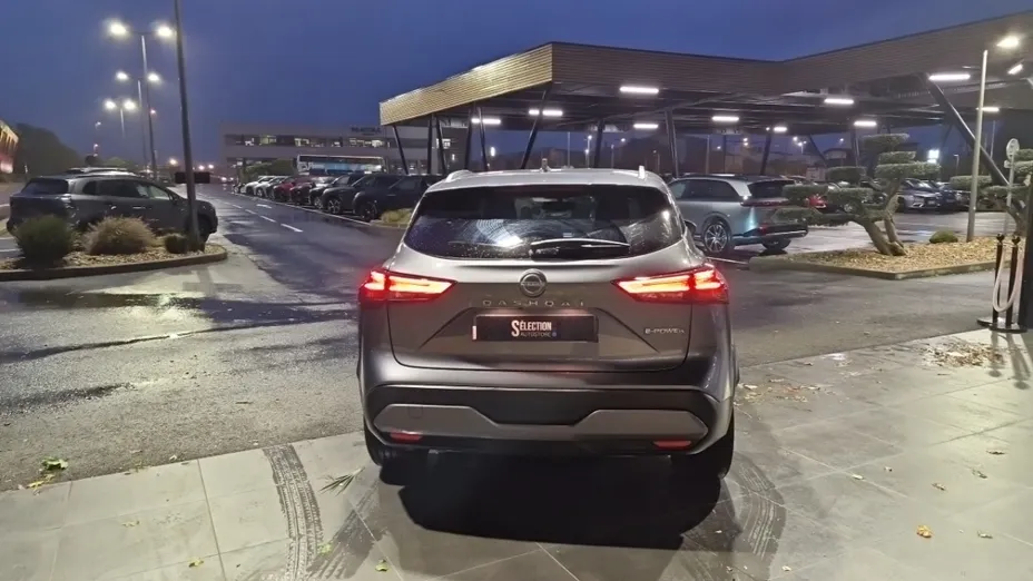NISSAN Qashqai -