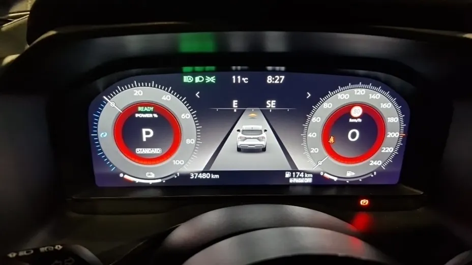 NISSAN Qashqai -