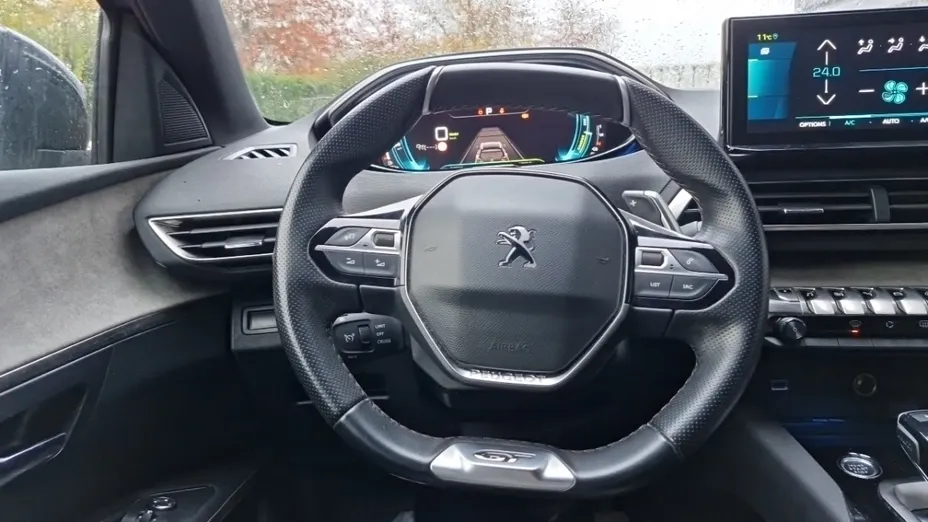 PEUGEOT 3008 -