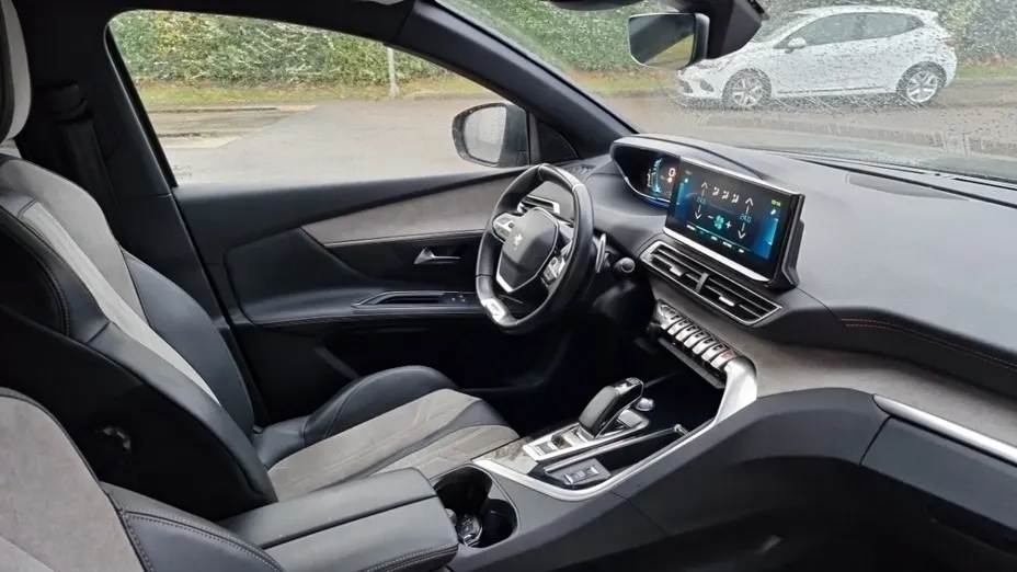 PEUGEOT 3008 -