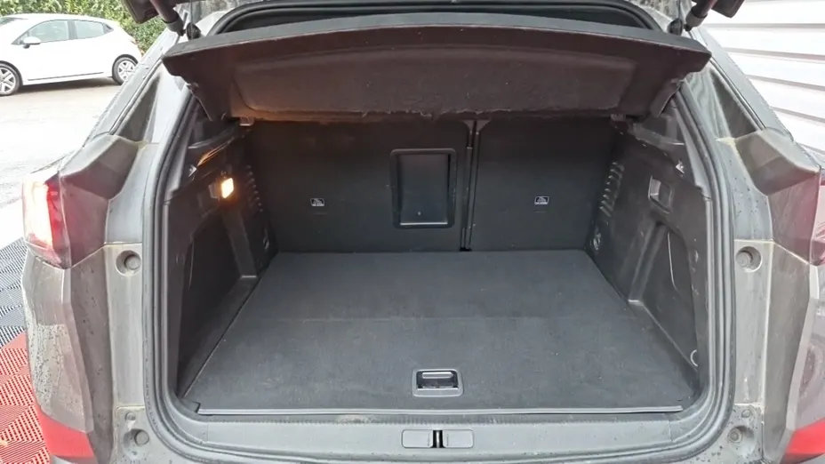 PEUGEOT 3008 -