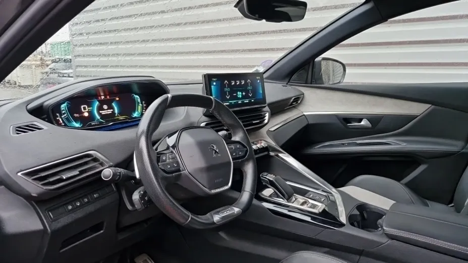 PEUGEOT 3008 -
