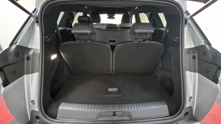 PEUGEOT 5008 -