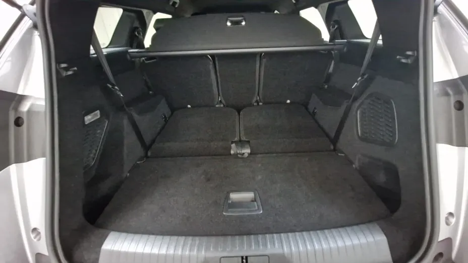 PEUGEOT 5008 -