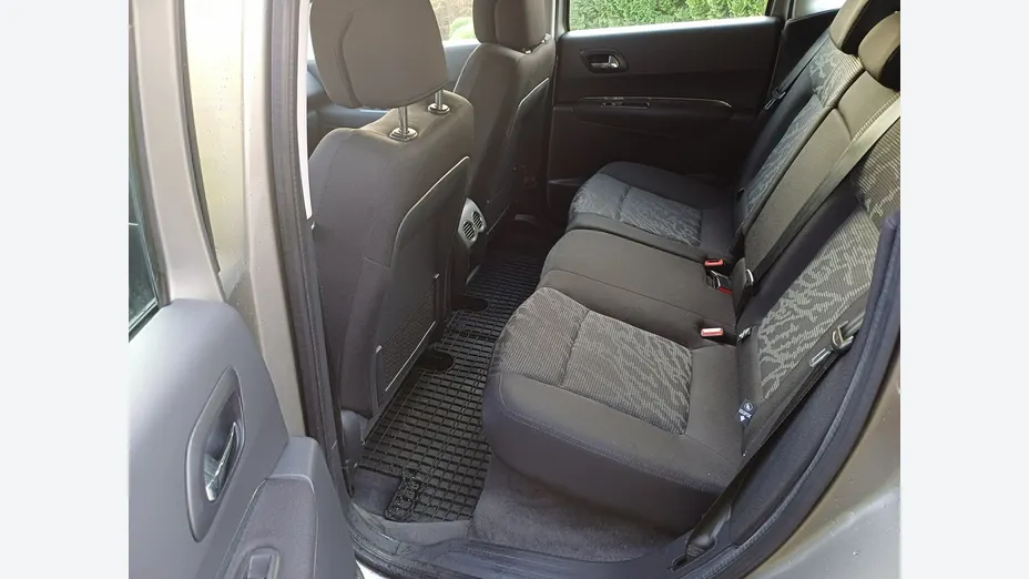 PEUGEOT 3008 -