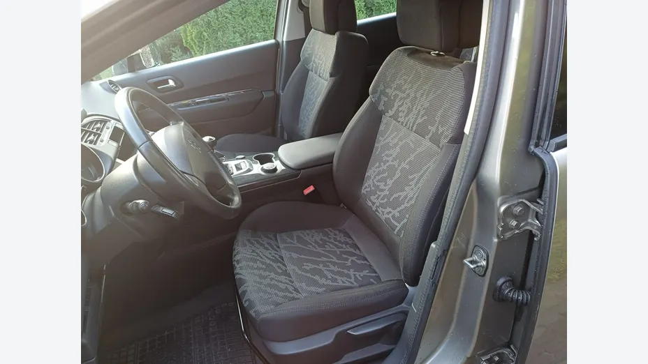 PEUGEOT 3008 -