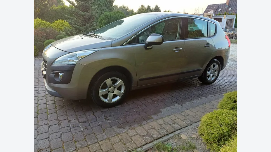 PEUGEOT 3008 -