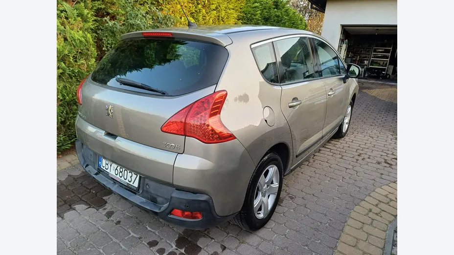 PEUGEOT 3008 -