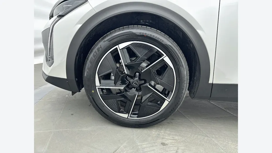 PEUGEOT 408 -