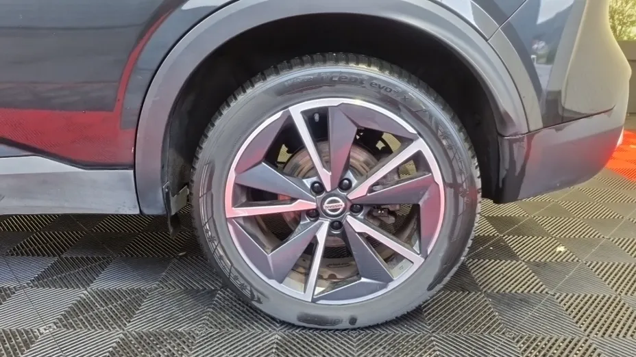 NISSAN Qashqai -