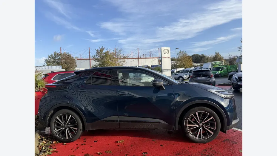 TOYOTA C-HR -