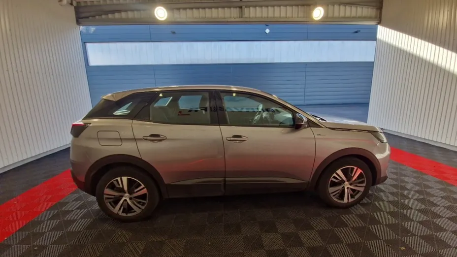 PEUGEOT 3008 -
