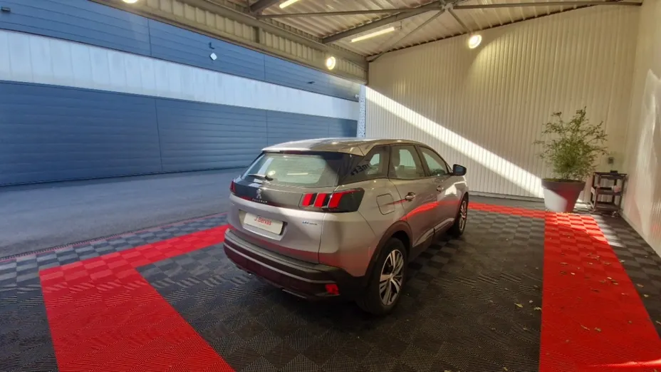 PEUGEOT 3008 -