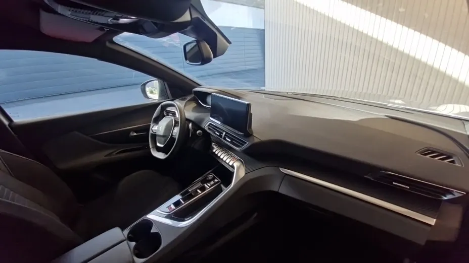 PEUGEOT 3008 -