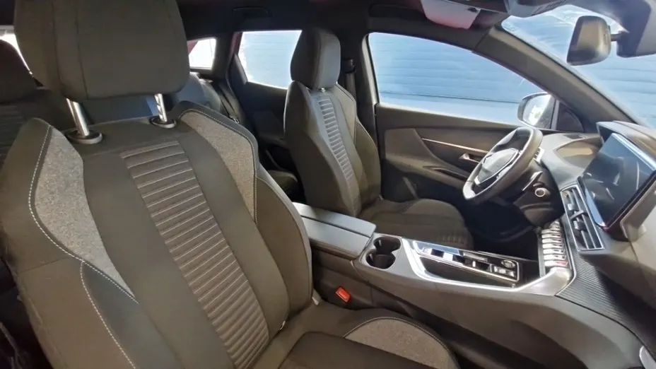 PEUGEOT 3008 -