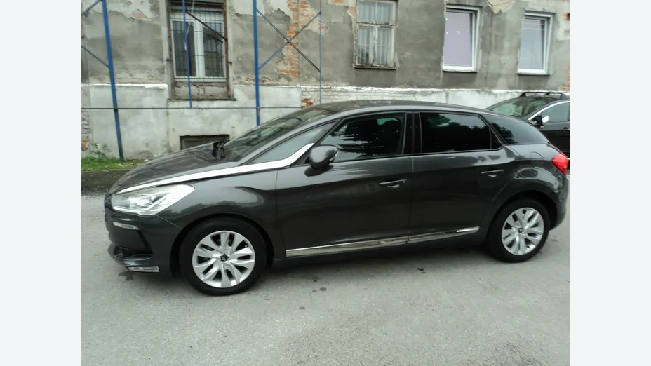 CITROEN DS5 -