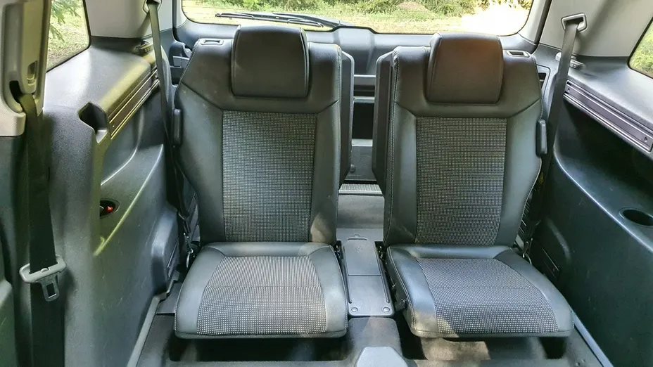 OPEL Zafira -
