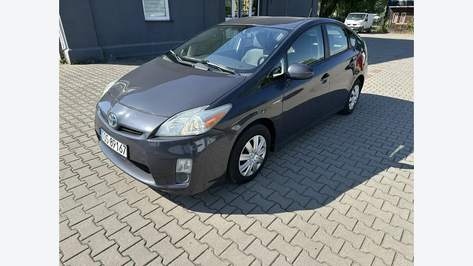 TOYOTA Prius -