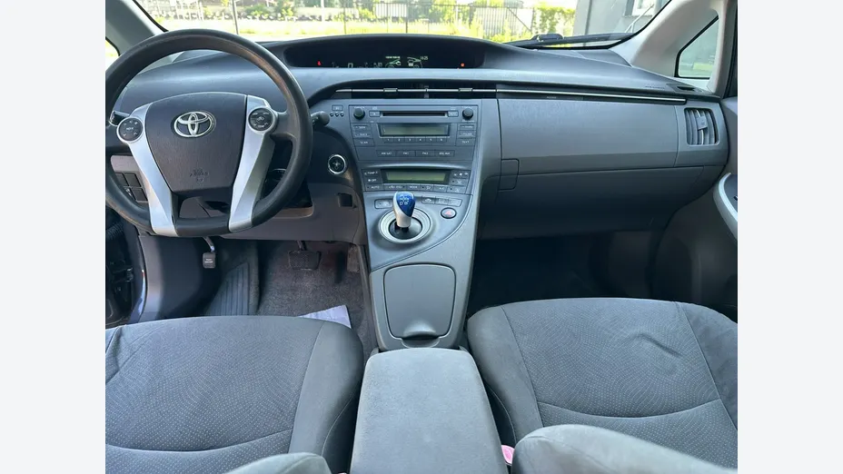 TOYOTA Prius -